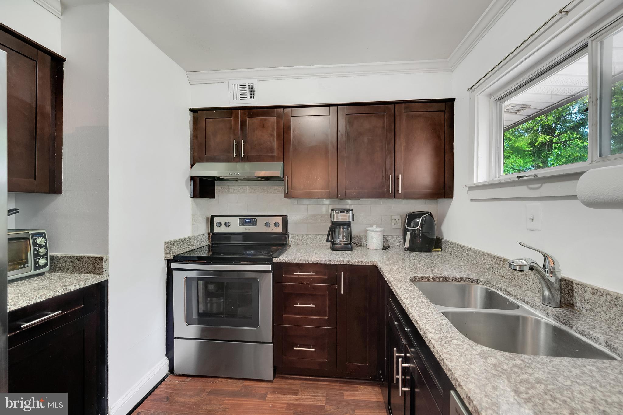 MCDONALD KNOLLS - Residential