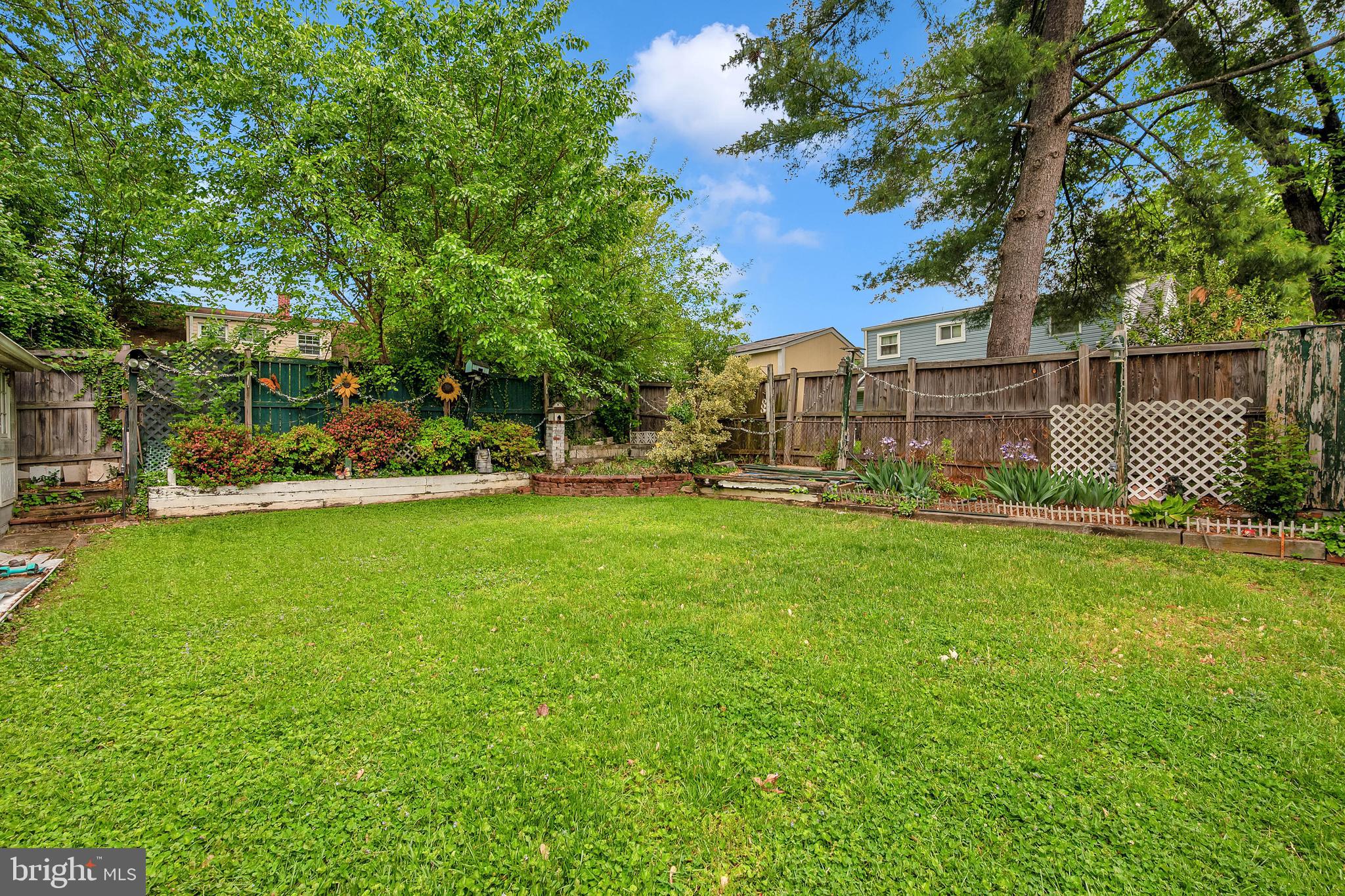 MCDONALD KNOLLS - Residential