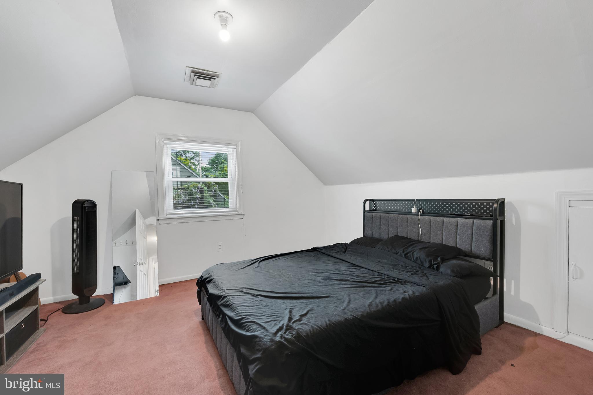 MCDONALD KNOLLS - Residential