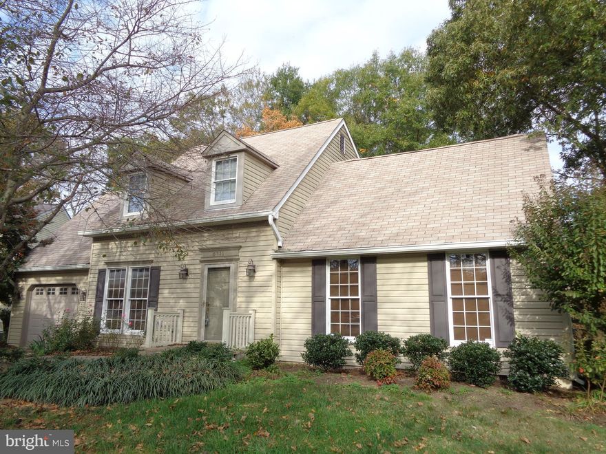 SOLID VALUE, JUST NEEDS A FEW COSMETIC UPDATES--GLEAMING HARDWOOD FLOORS NEVER GO OUT OF STYLE! USE THE FAMILY ROOM AS A DINING ROOM OR VICE-VERSA--FLEXIBLE FLOORPLAN ALLOWS YOU TO CHOOSE! STAY WARM IN FRONT OF THE FIREPLACE IN WINTER OR CATCH THE BREEZE ON THE SCREENED PORCH IN SUMMER...SUNNY MASTER SUITE TUCKED AWAY ON THE MAIN LEVEL FOR PRIVACY & CONVENIENCE...GOOD-SIZED BEDROOMS UPSTAIRS, TOO!