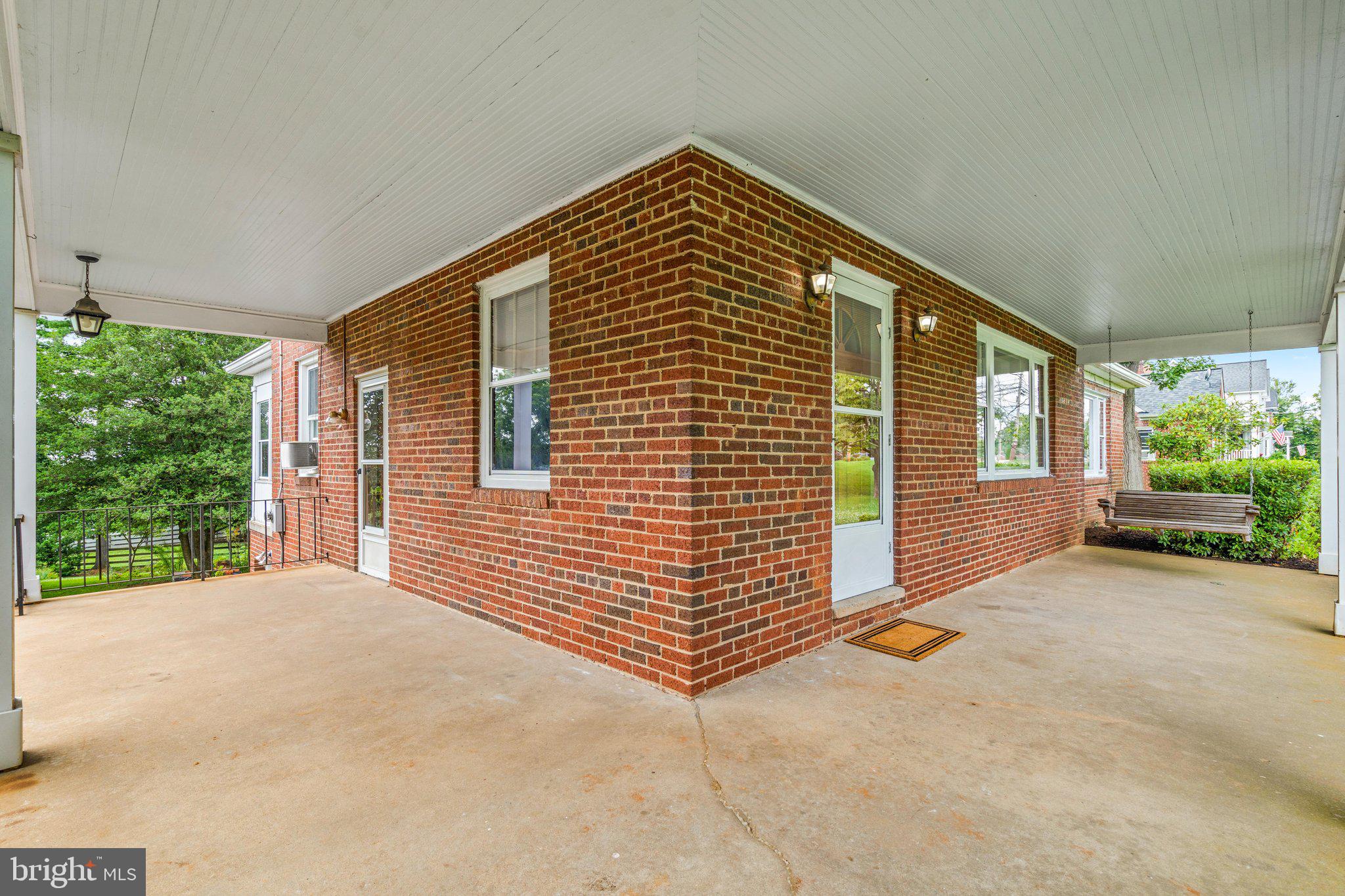 718 E MAIN STREET