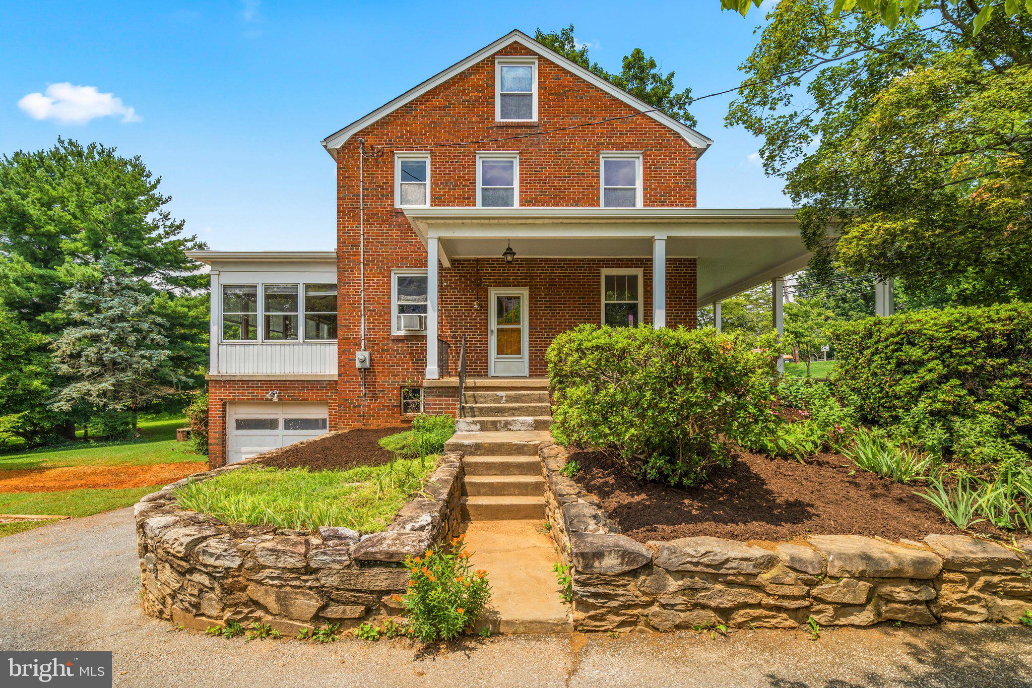 718 E MAIN STREET