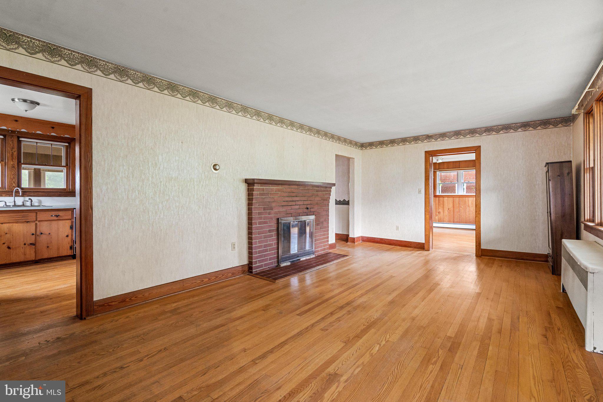 718 E MAIN STREET