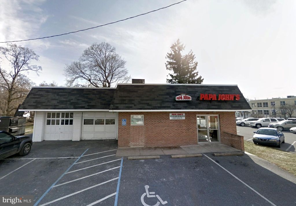 Photo of 250 S Cherry Alley, ELIZABETHTOWN, PA 17022 (MLS # PALA2068358)