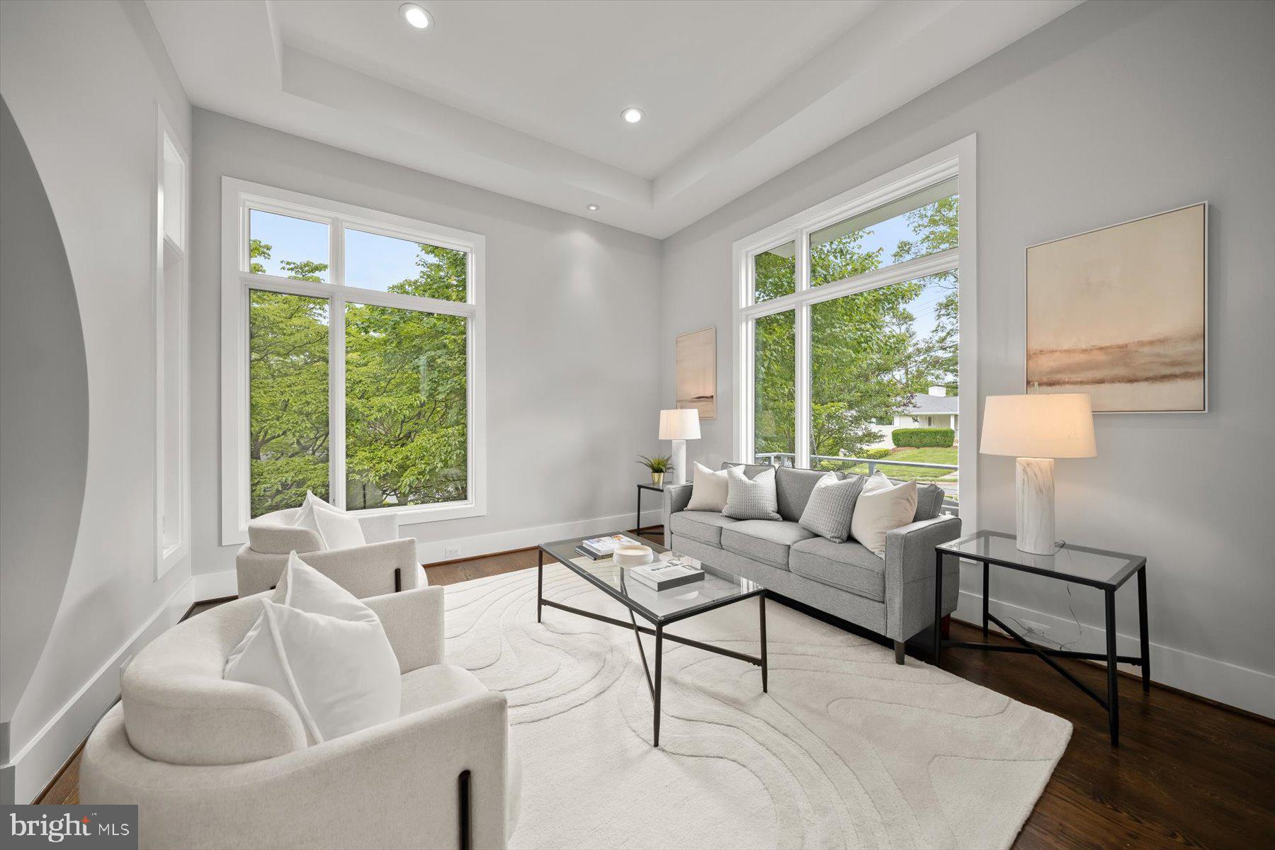 GOLF CLUB MANOR - Residential