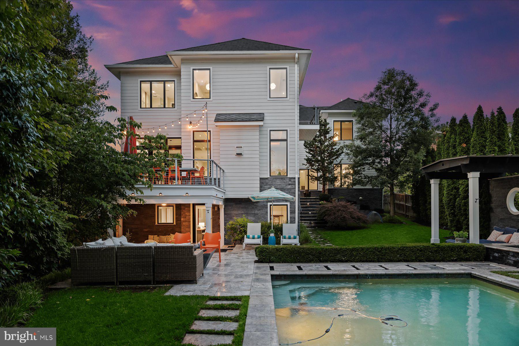 GOLF CLUB MANOR - Residential