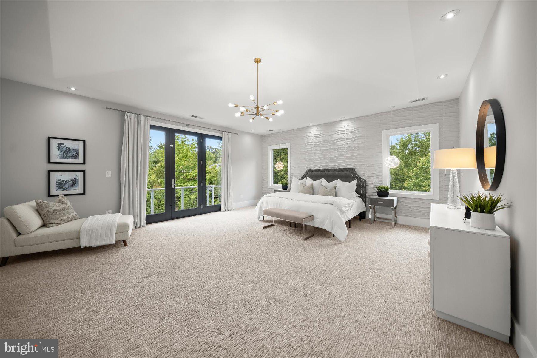 GOLF CLUB MANOR - Residential