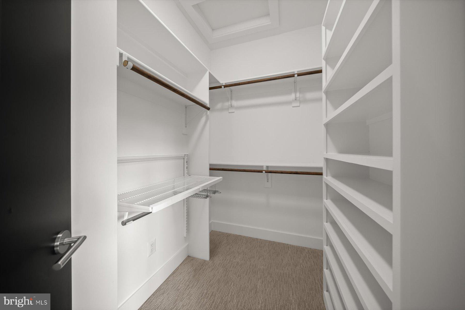 GOLF CLUB MANOR - Residential