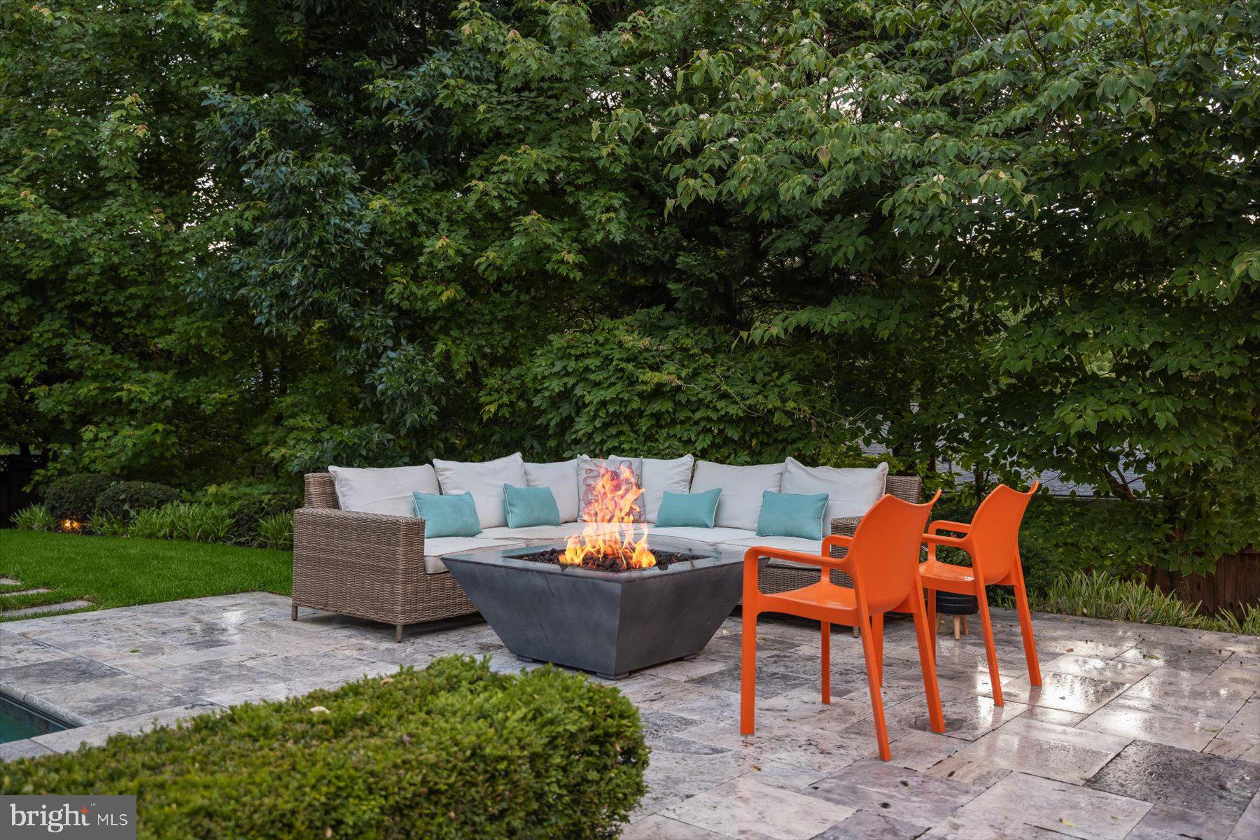 GOLF CLUB MANOR - Residential