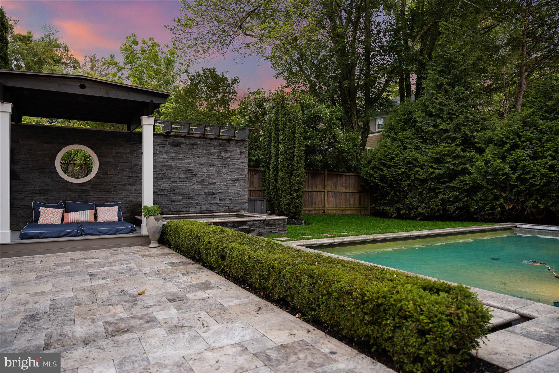 GOLF CLUB MANOR - Residential