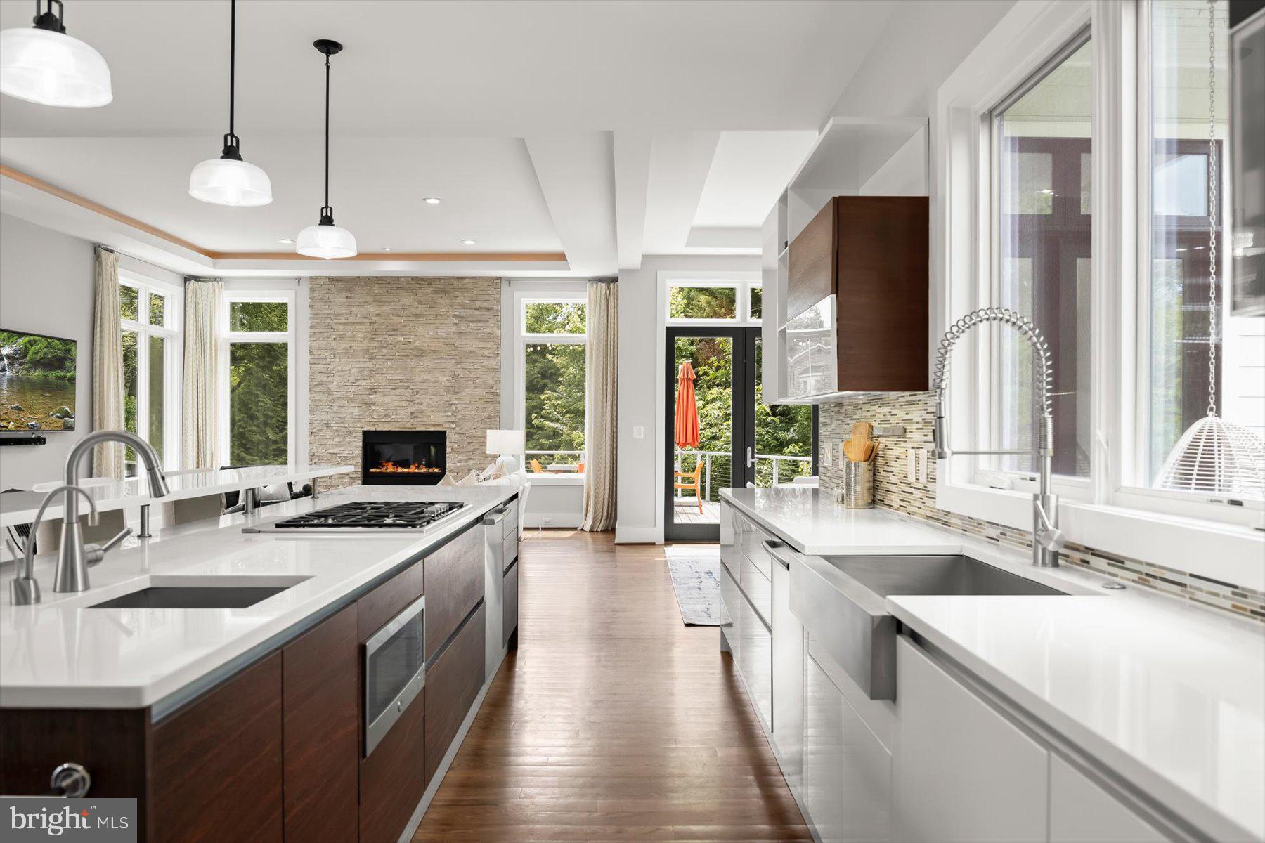 GOLF CLUB MANOR - Residential