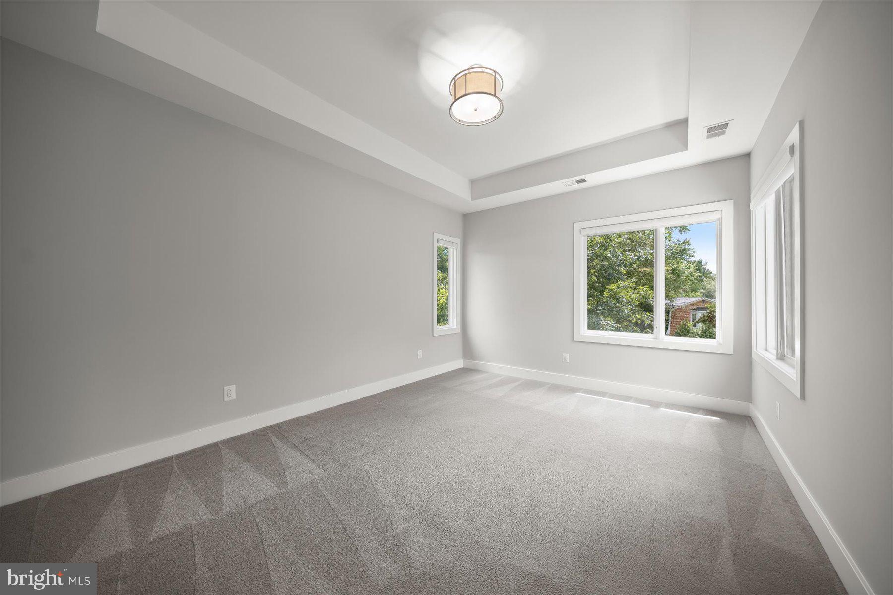 GOLF CLUB MANOR - Residential