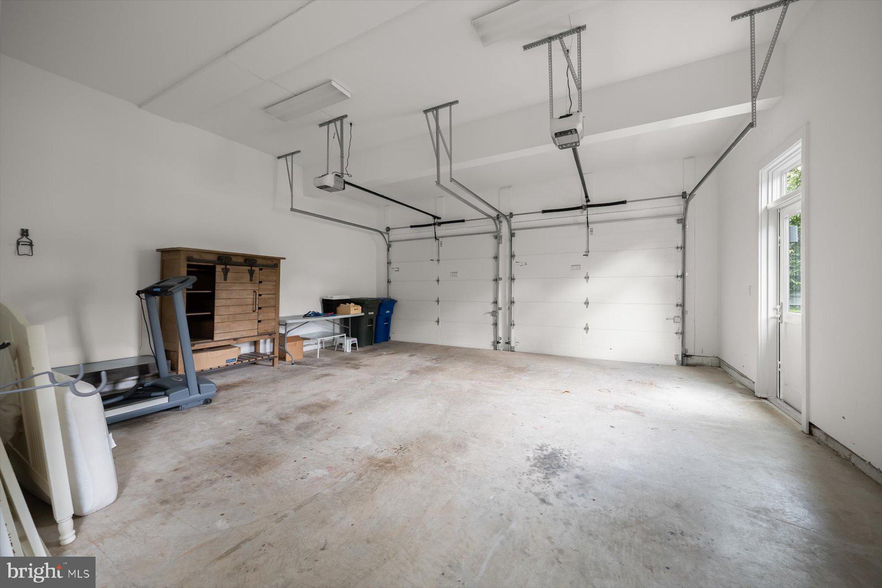 GOLF CLUB MANOR - Residential