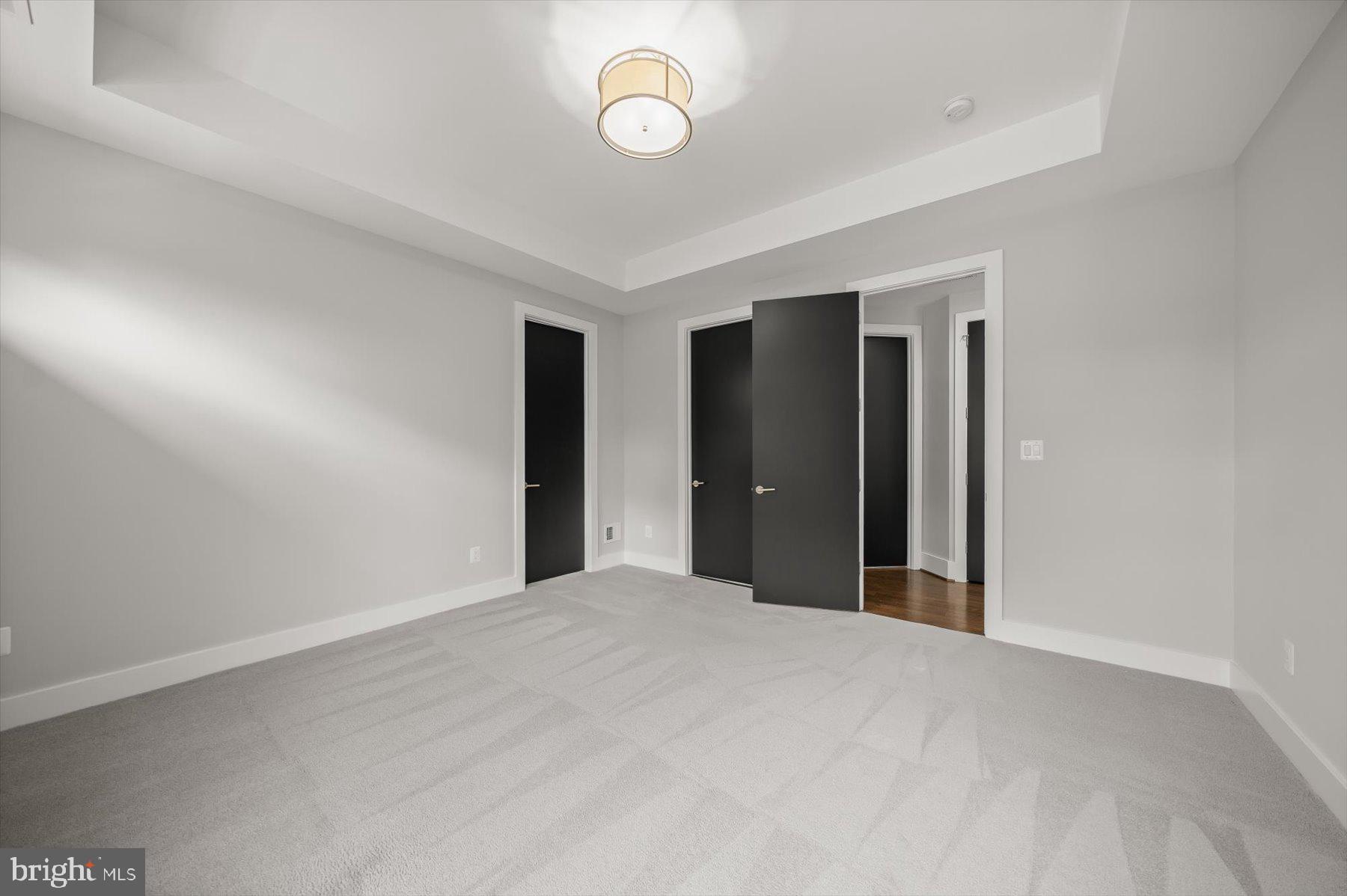 GOLF CLUB MANOR - Residential