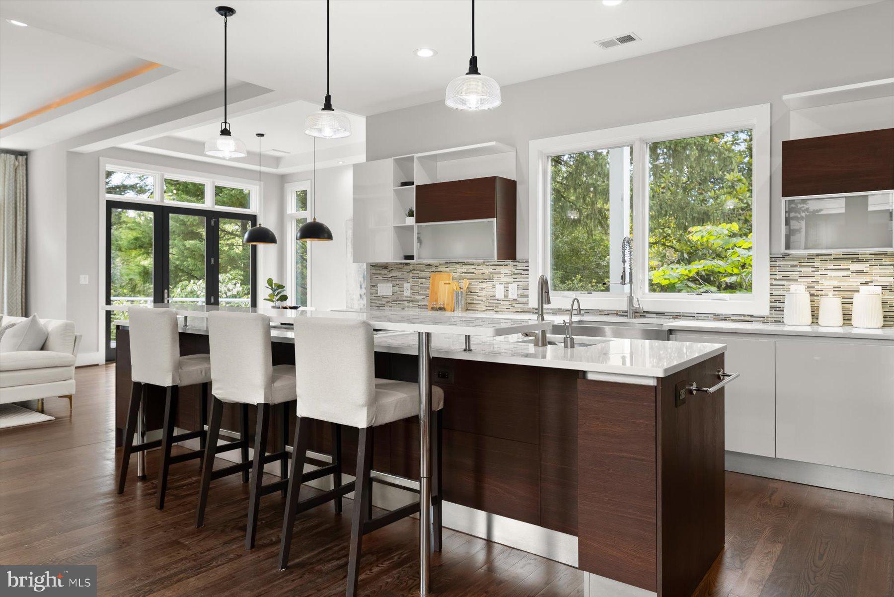 GOLF CLUB MANOR - Residential