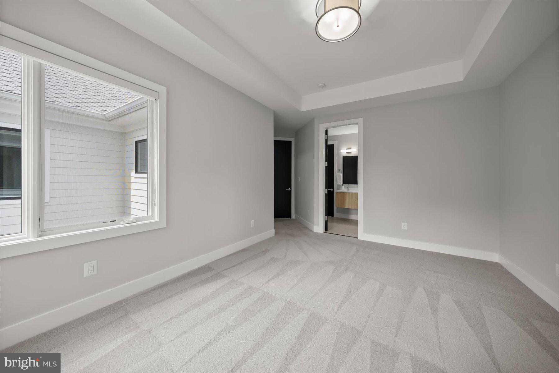 GOLF CLUB MANOR - Residential