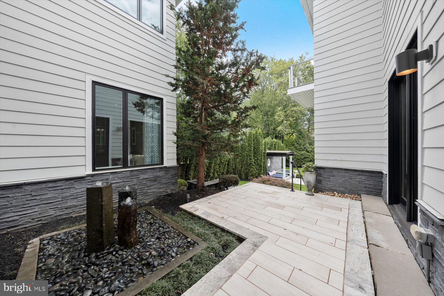 GOLF CLUB MANOR - Residential