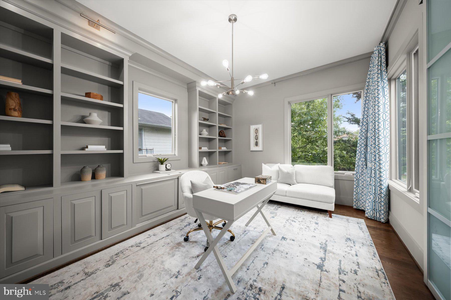 GOLF CLUB MANOR - Residential