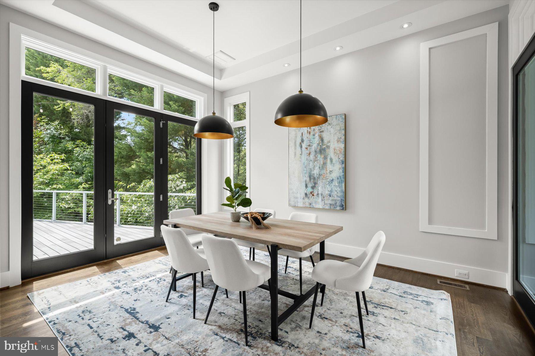 GOLF CLUB MANOR - Residential