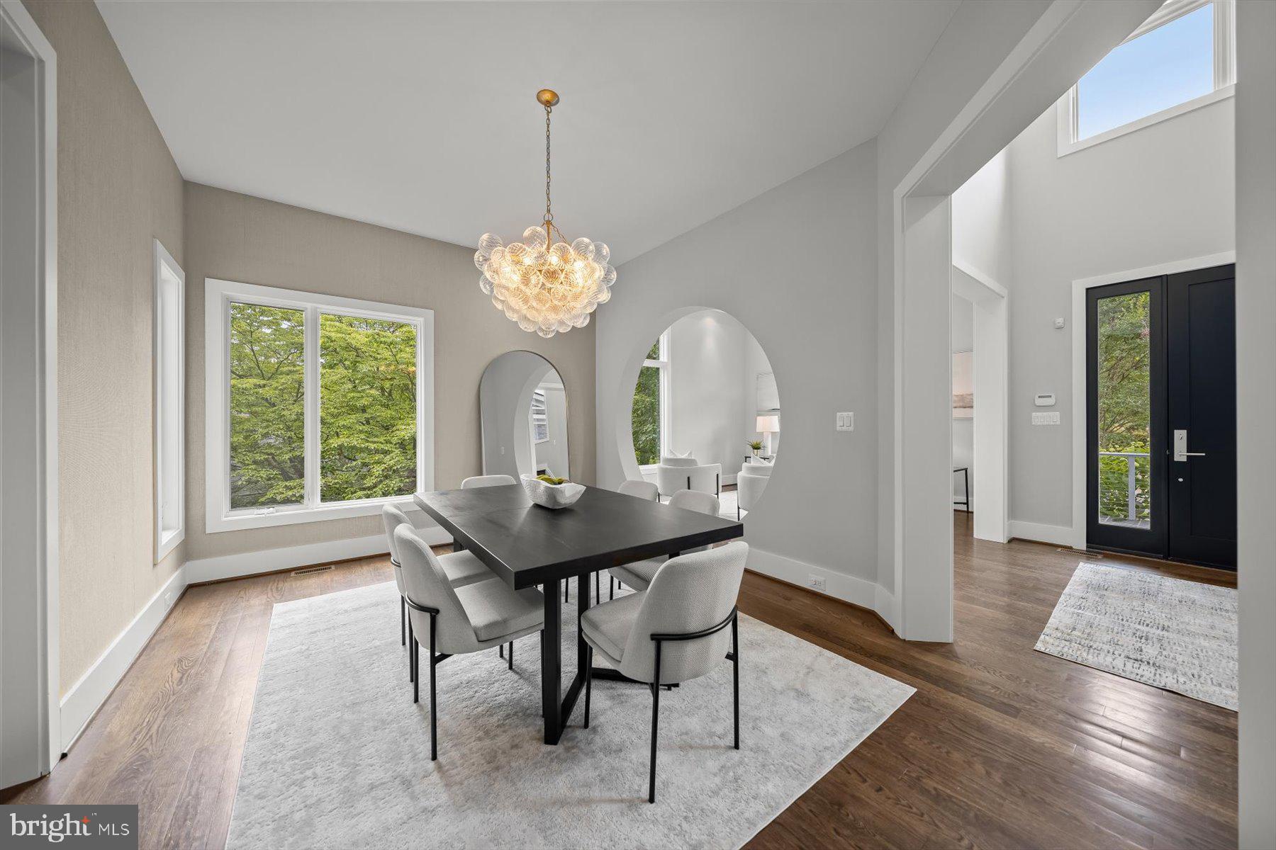 GOLF CLUB MANOR - Residential