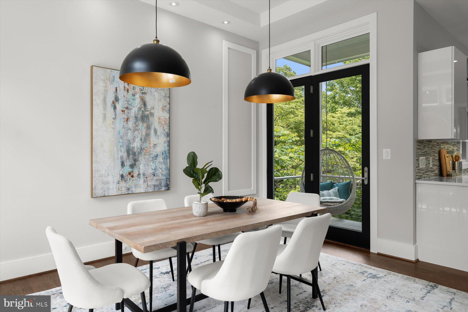 GOLF CLUB MANOR - Residential