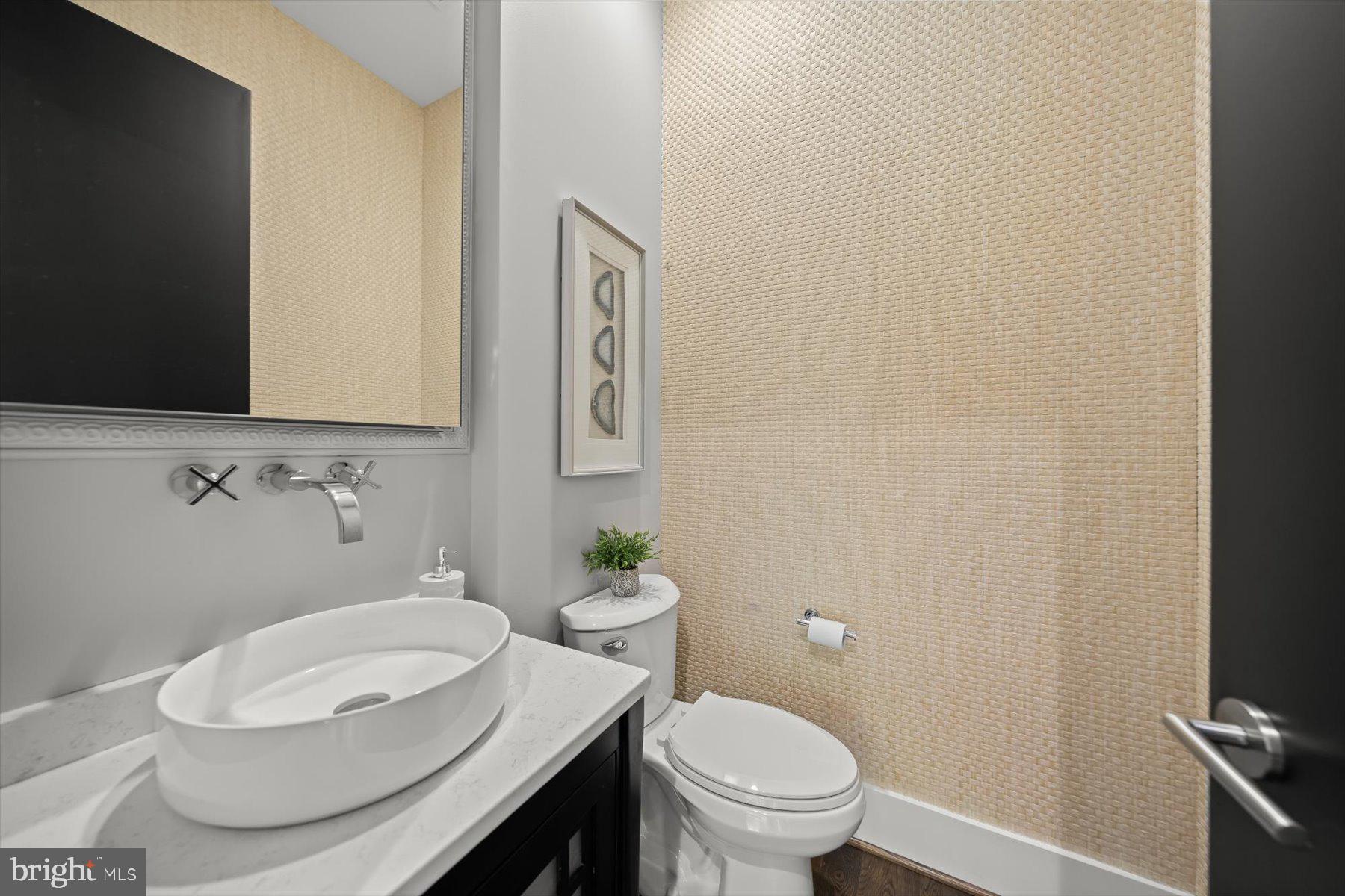 GOLF CLUB MANOR - Residential