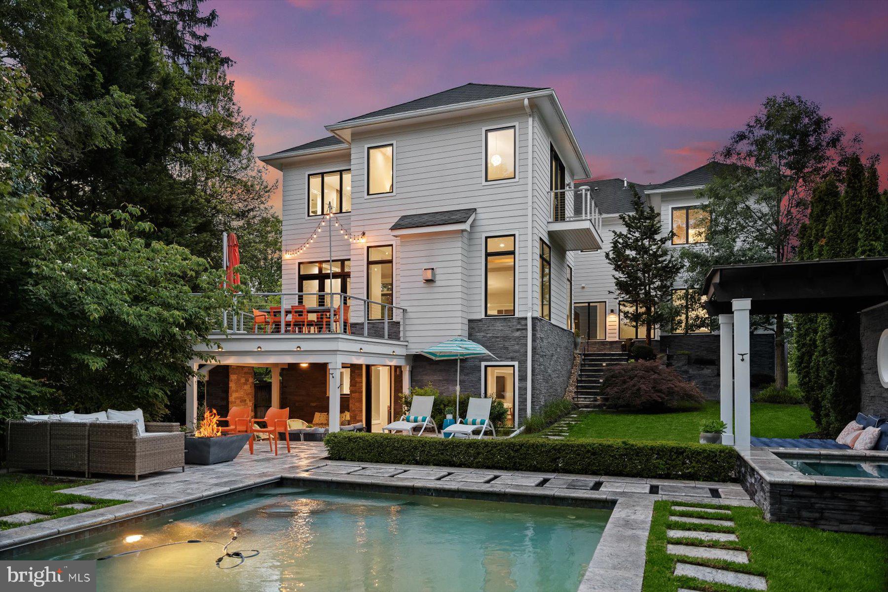 GOLF CLUB MANOR - Residential