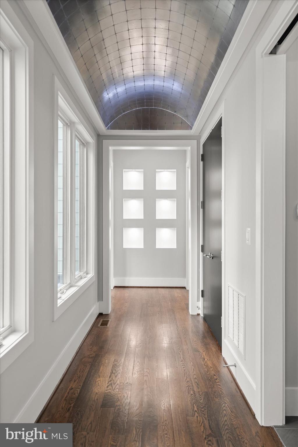 GOLF CLUB MANOR - Residential