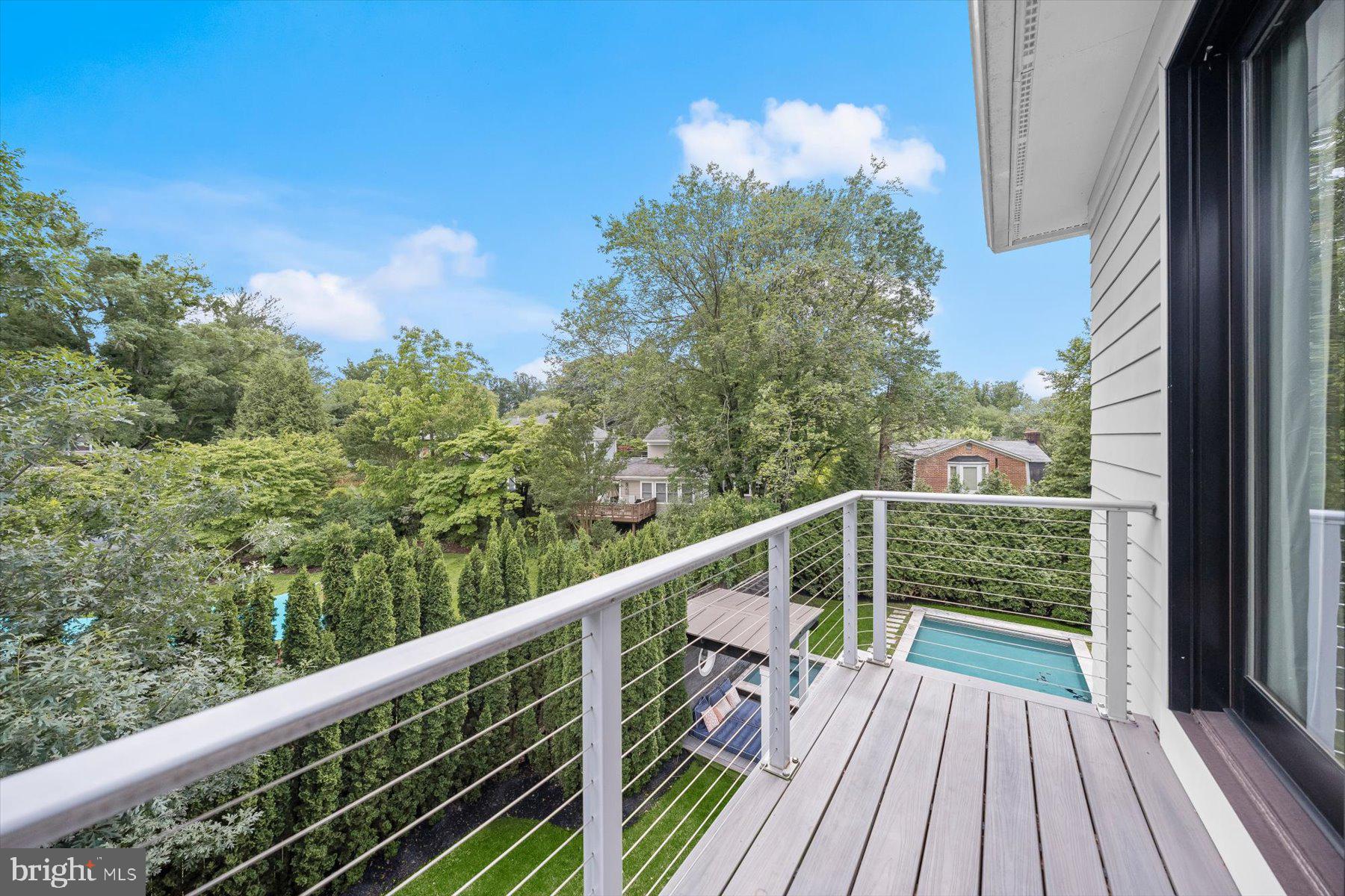 GOLF CLUB MANOR - Residential