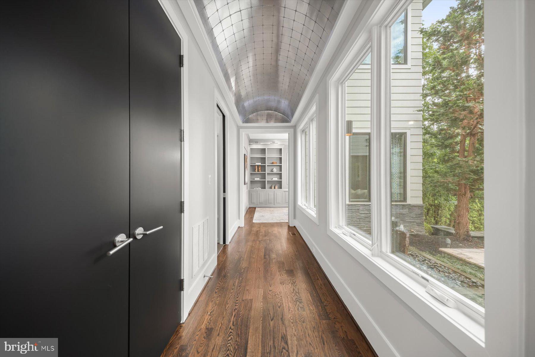 GOLF CLUB MANOR - Residential