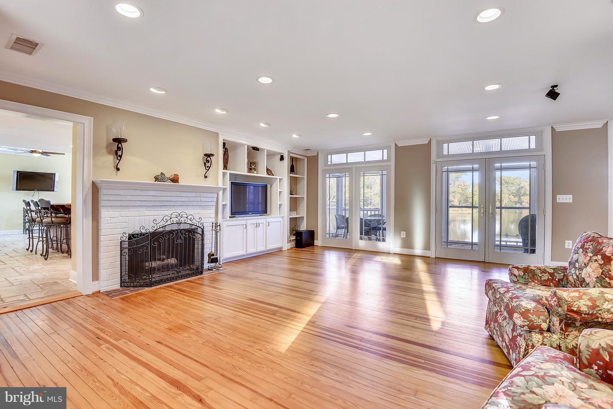 WEST RIVER - Residential