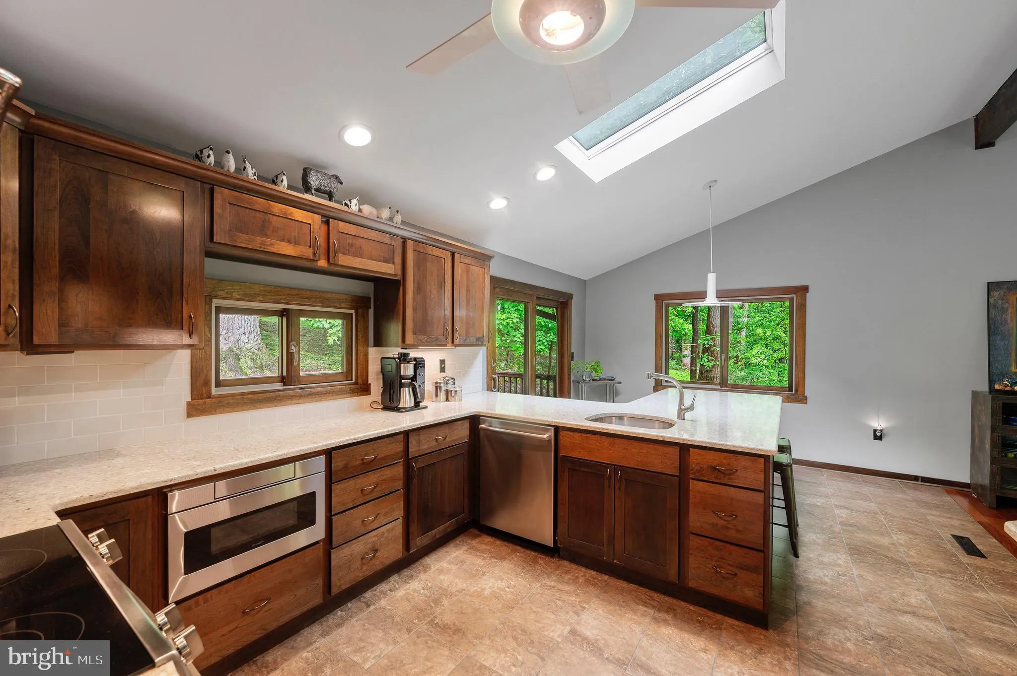 Berwyn, Pennsylvania 19312, United States, 4 Bedrooms Bedrooms, ,3 BathroomsBathrooms,Residential,Contingent,126917