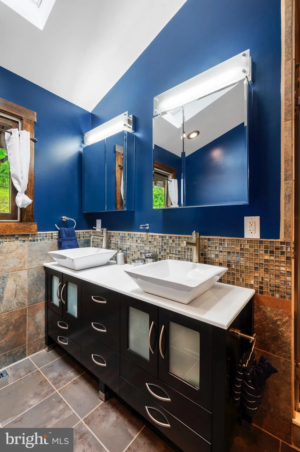 Berwyn, Pennsylvania 19312, United States, 4 Bedrooms Bedrooms, ,3 BathroomsBathrooms,Residential,Contingent,126917