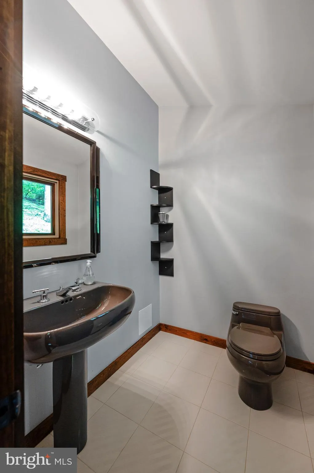 Berwyn, Pennsylvania 19312, United States, 4 Bedrooms Bedrooms, ,3 BathroomsBathrooms,Residential,Contingent,126917