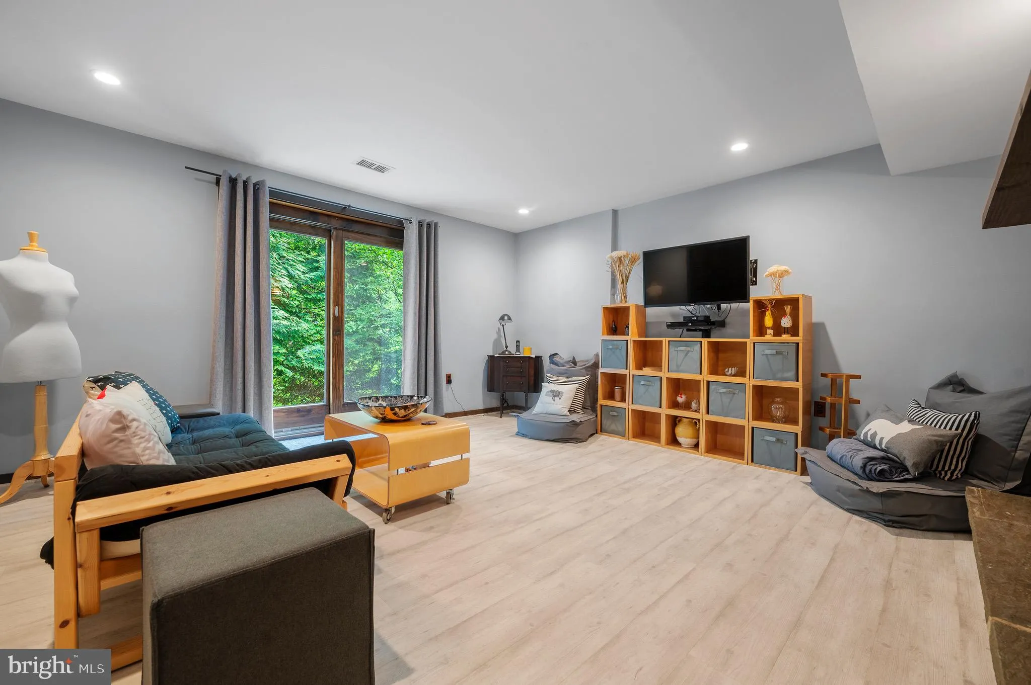 Berwyn, Pennsylvania 19312, United States, 4 Bedrooms Bedrooms, ,3 BathroomsBathrooms,Residential,Contingent,126917