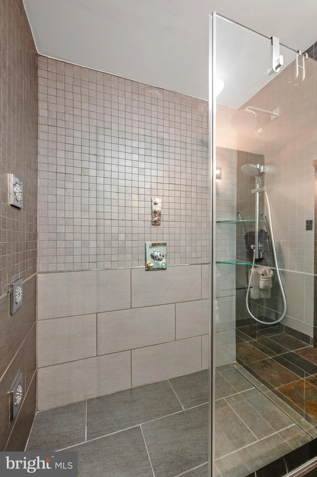 Berwyn, Pennsylvania 19312, United States, 4 Bedrooms Bedrooms, ,3 BathroomsBathrooms,Residential,Contingent,126917