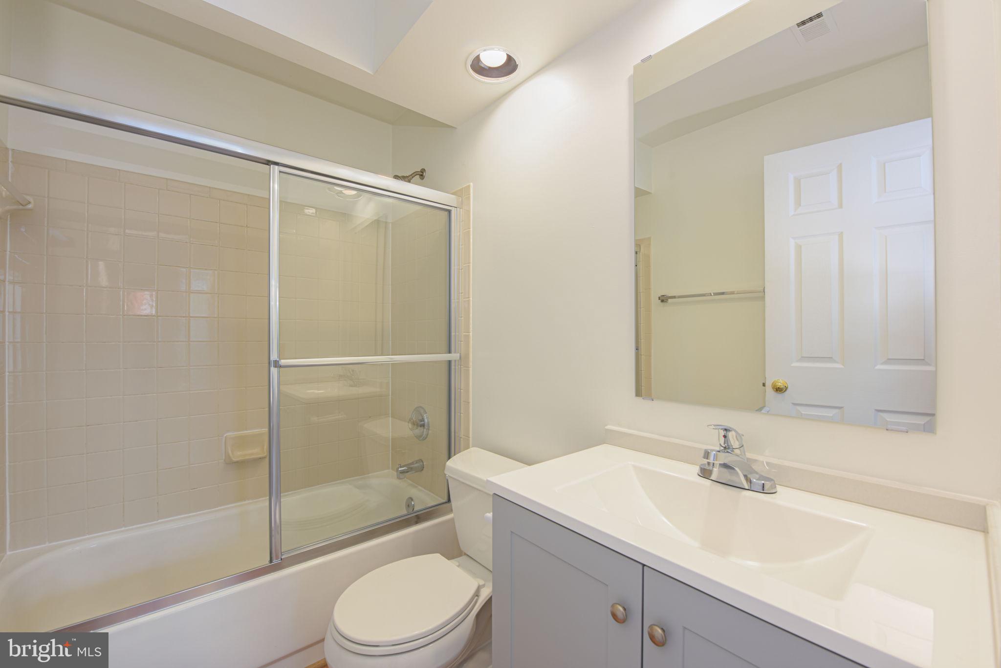 PRINCETON WOODS - Residential Lease