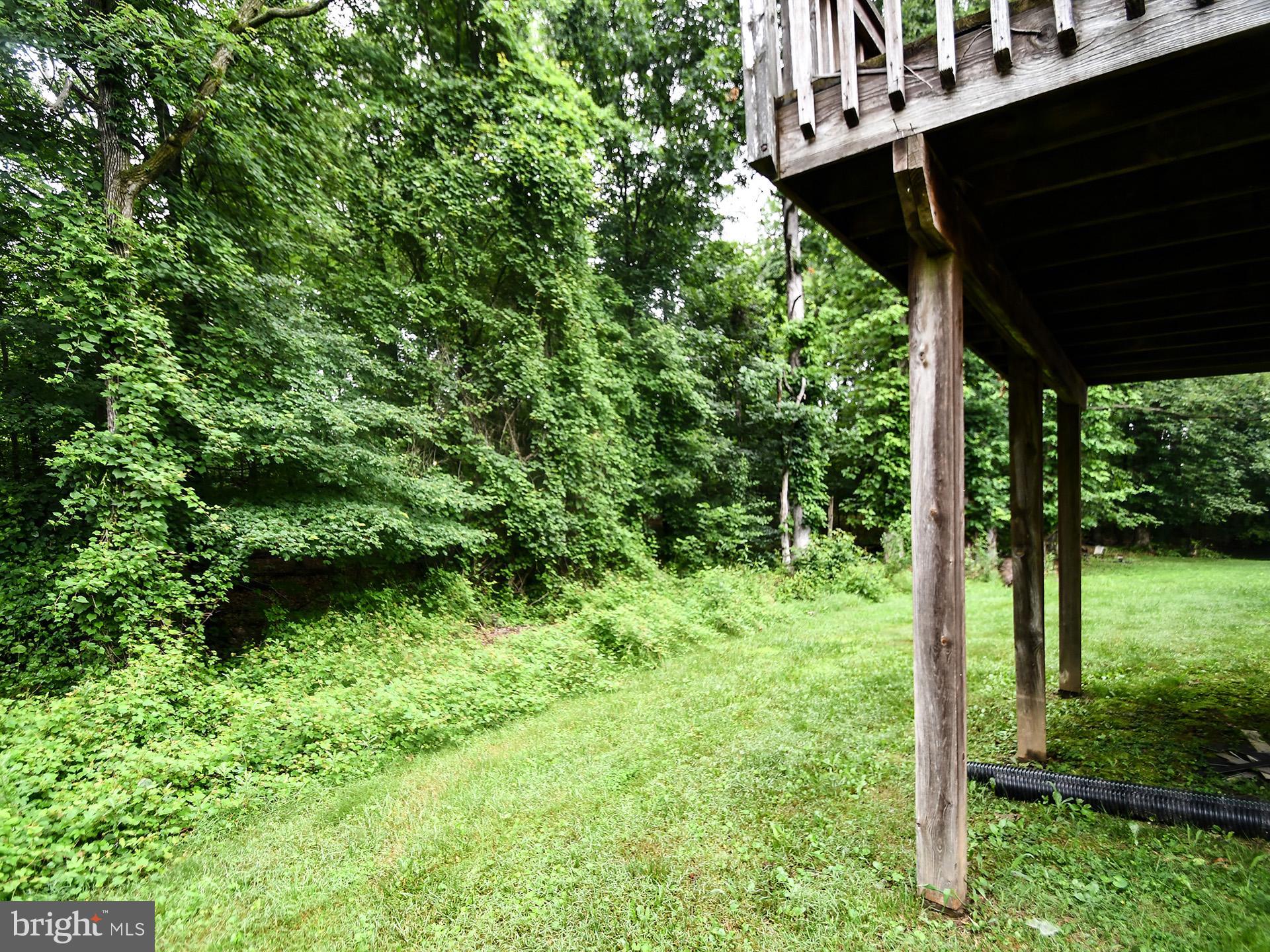 5504 LINWOOD COURT