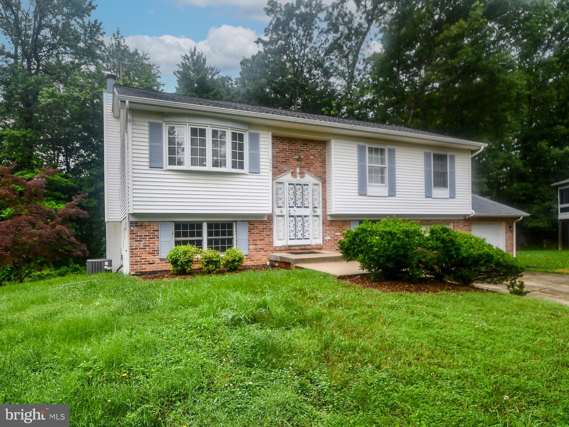 5504 LINWOOD COURT