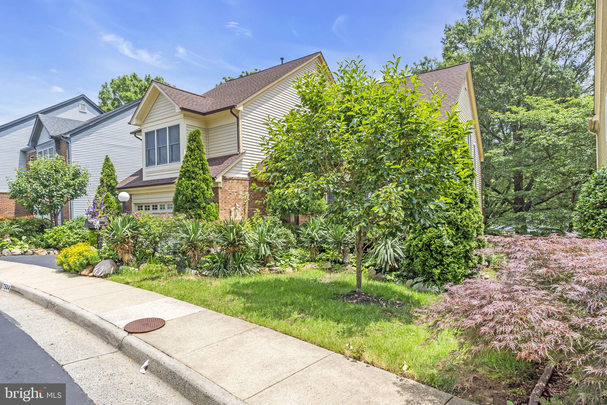 7504 WALNUT HILL LANE