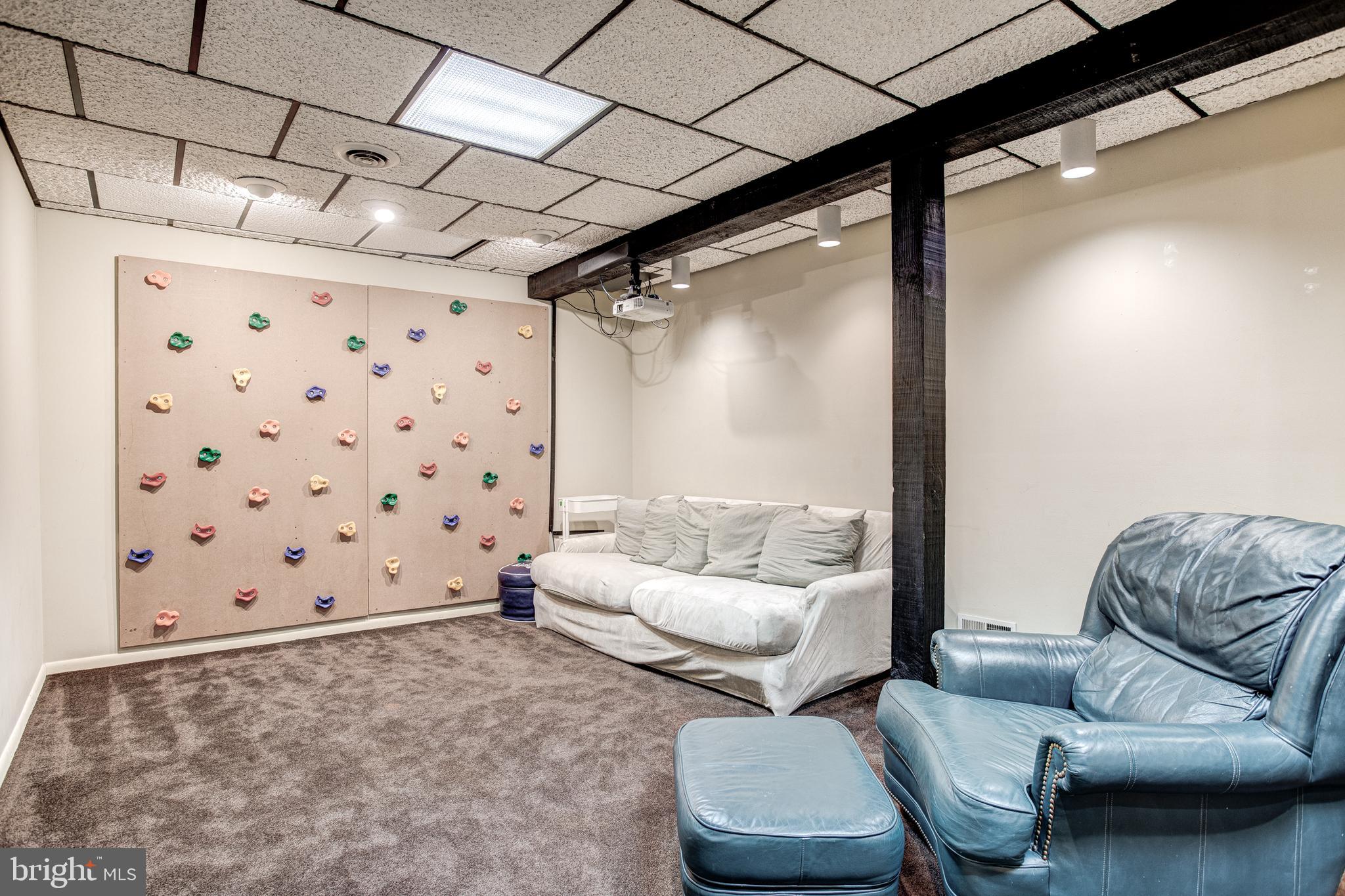 THE HILL - Residential