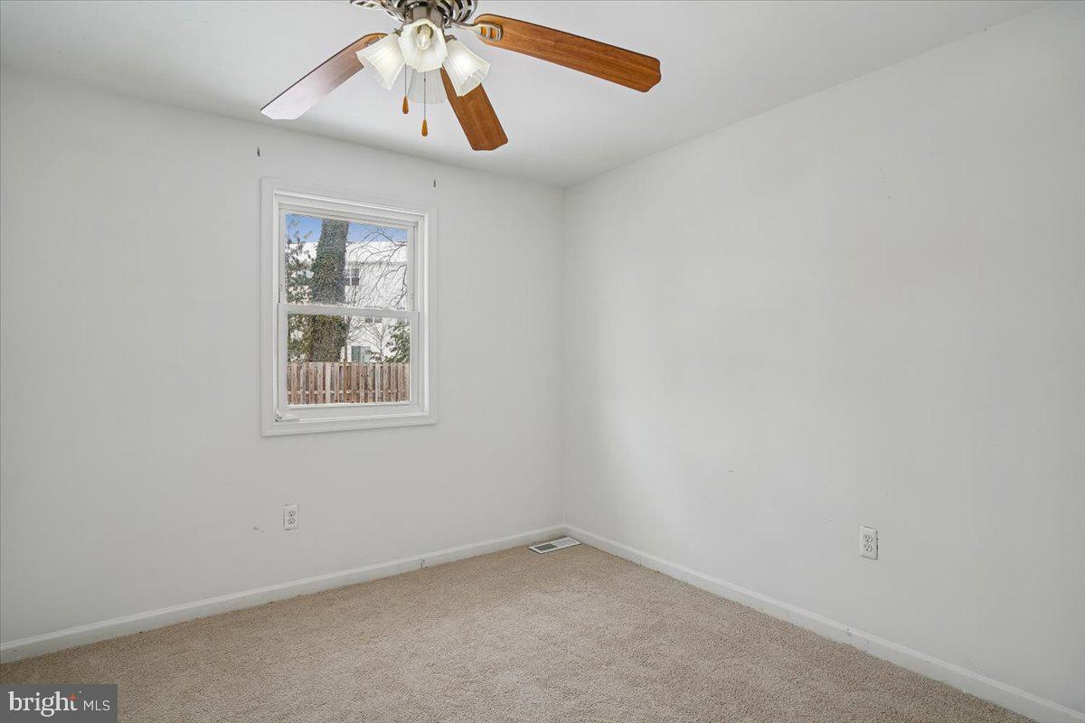 HAWTHORNE SQUARE - Residential