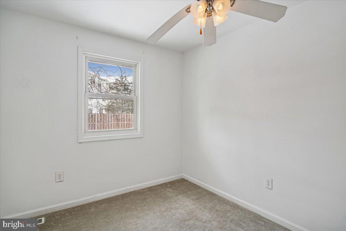 HAWTHORNE SQUARE - Residential