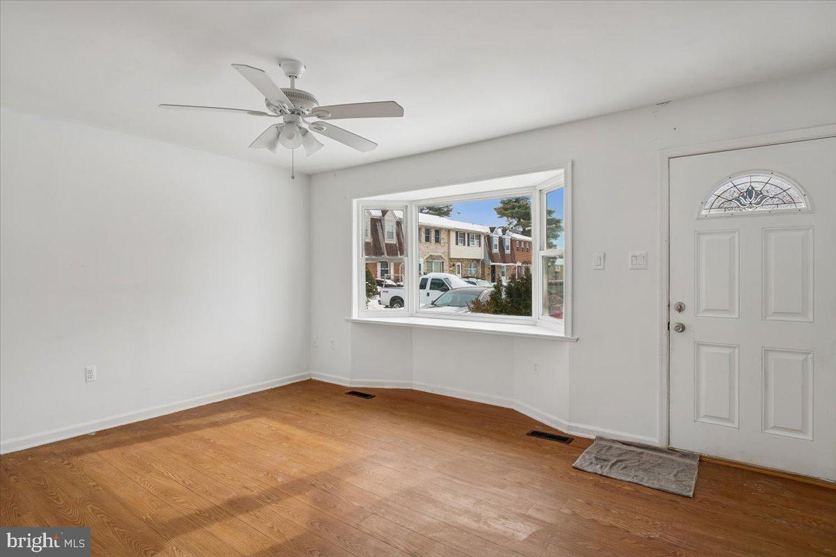 HAWTHORNE SQUARE - Residential