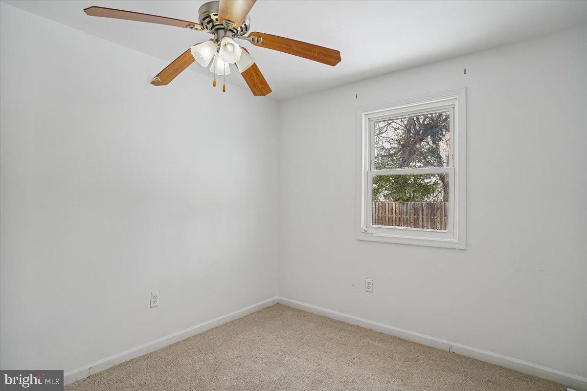 HAWTHORNE SQUARE - Residential