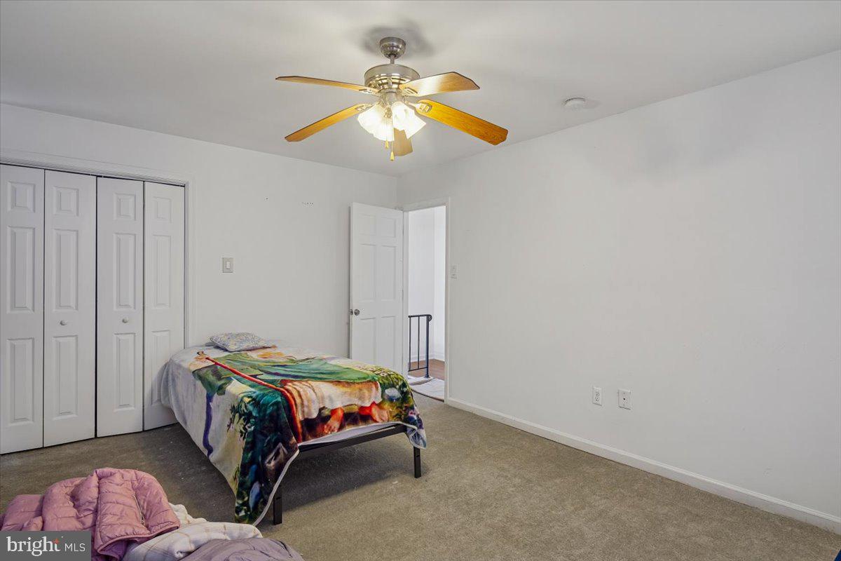 HAWTHORNE SQUARE - Residential