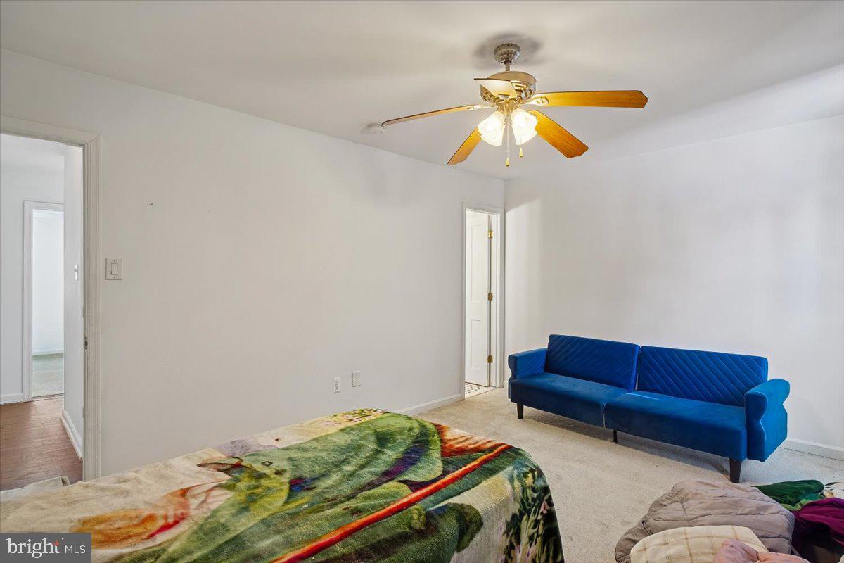 HAWTHORNE SQUARE - Residential