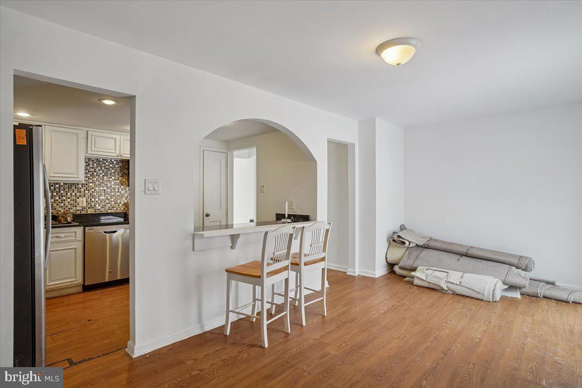 HAWTHORNE SQUARE - Residential