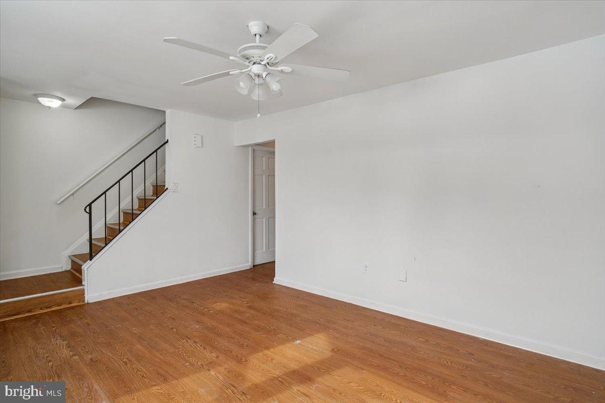 HAWTHORNE SQUARE - Residential