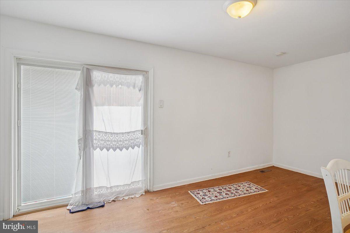 HAWTHORNE SQUARE - Residential